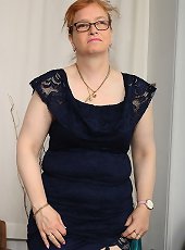 Crazy mature fuck with a redhead busty sexy mommy
